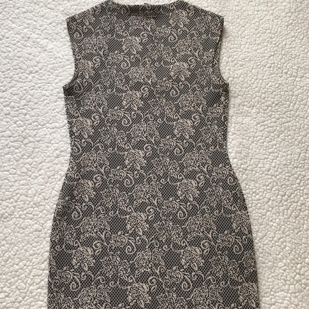 Dress - Picture 7 of 7